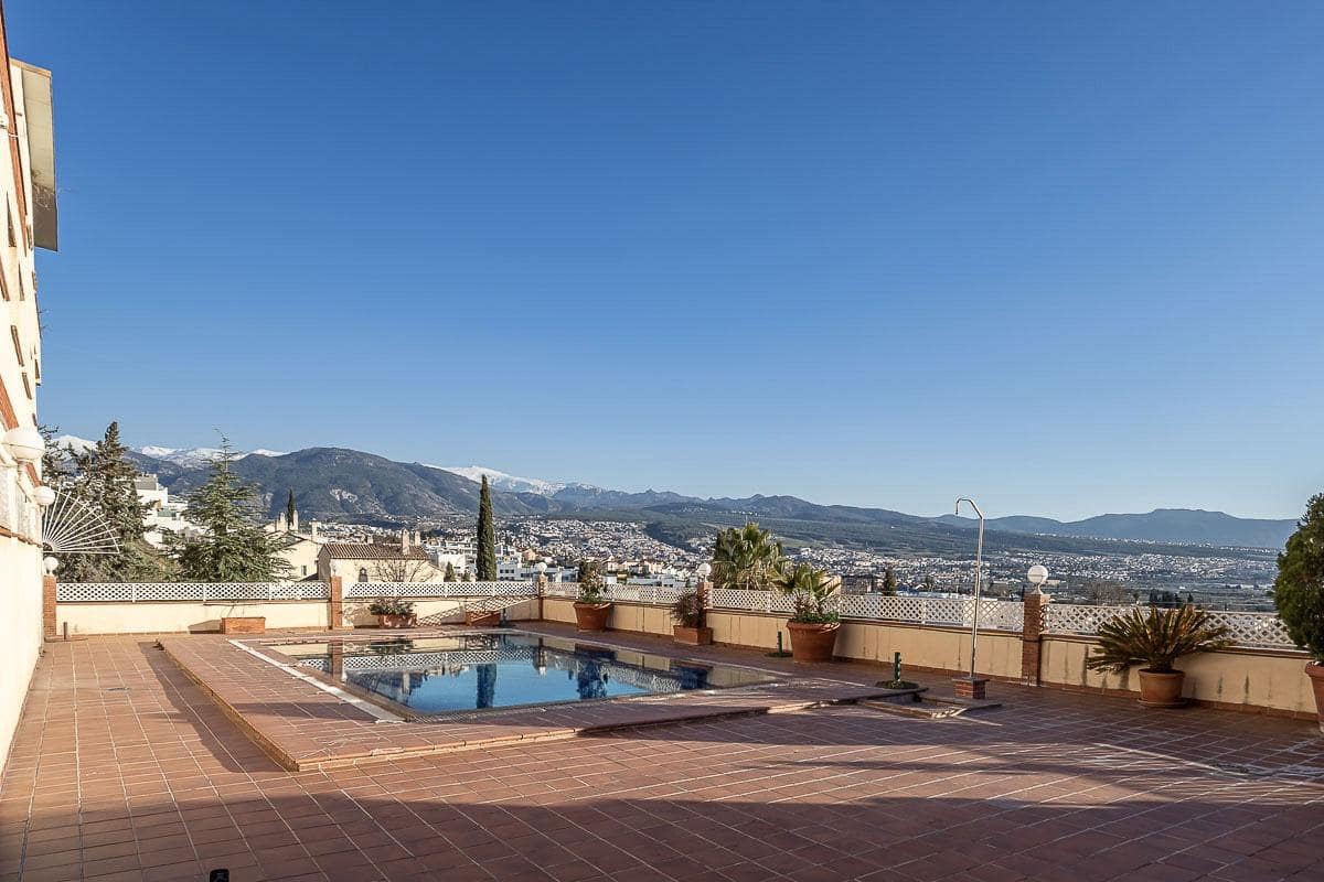 4 soverom Hus til salgs i Granada by med svømmebasseng garasje - € 510 000 (Ref: 9627458)