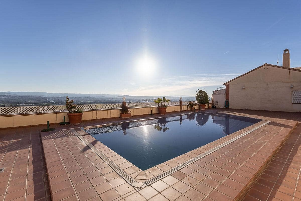 4 soverom Hus til salgs i Granada by med svømmebasseng garasje - € 510 000 (Ref: 9627458)