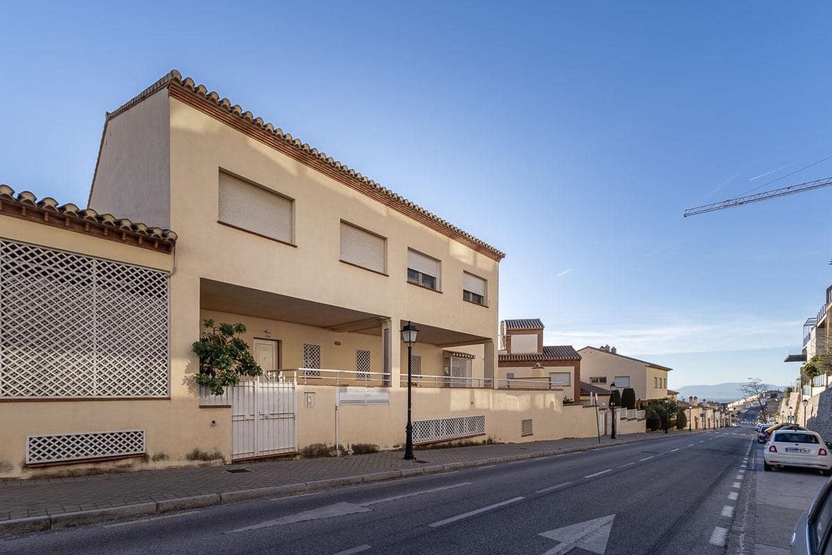 4 soverom Hus til salgs i Granada by med svømmebasseng garasje - € 510 000 (Ref: 9627458)