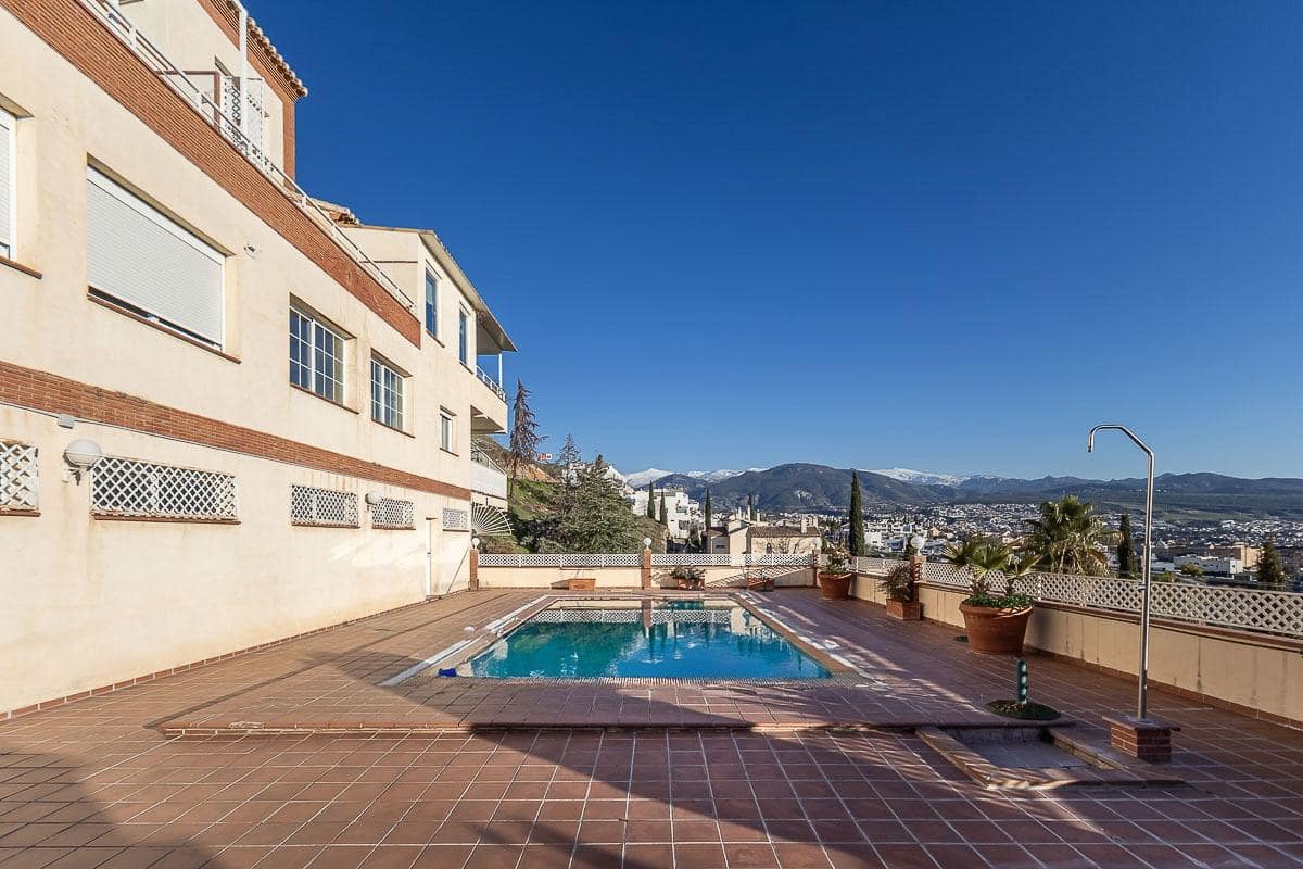 4 soverom Hus til salgs i Granada by med svømmebasseng garasje - € 510 000 (Ref: 9627458)