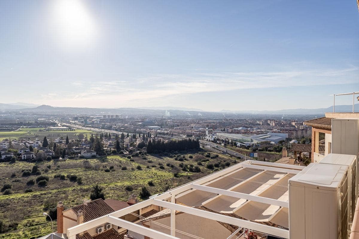 4 soverom Hus til salgs i Granada by med svømmebasseng garasje - € 510 000 (Ref: 9627458)