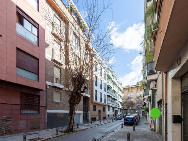 4 slaapkamer Flat te koop in Centro, Granada stad met garage - € 335.000 (Ref: 9637525)