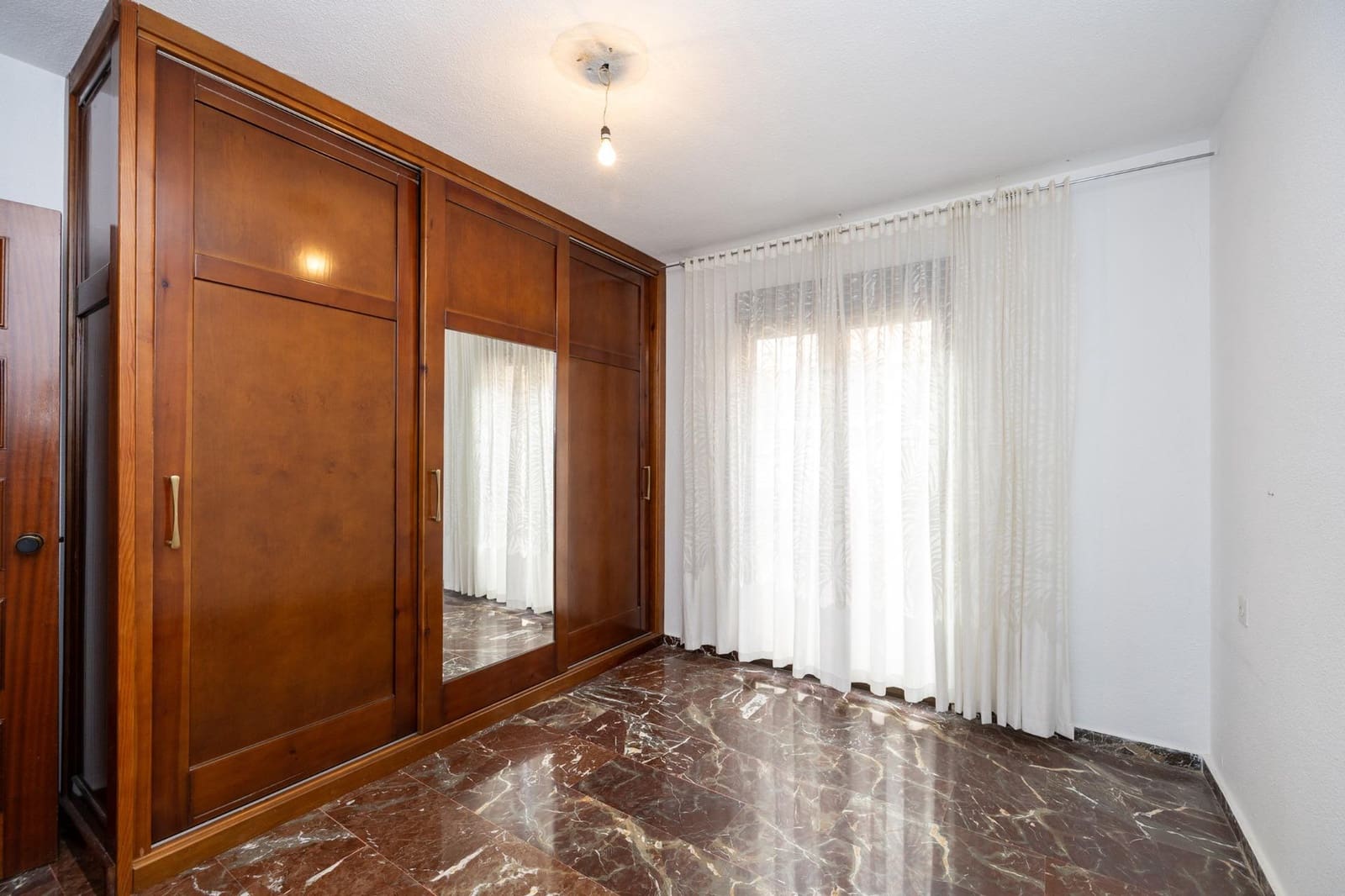 4 slaapkamer Flat te koop in Granada stad met garage - € 335.000 (Ref: 9637525)