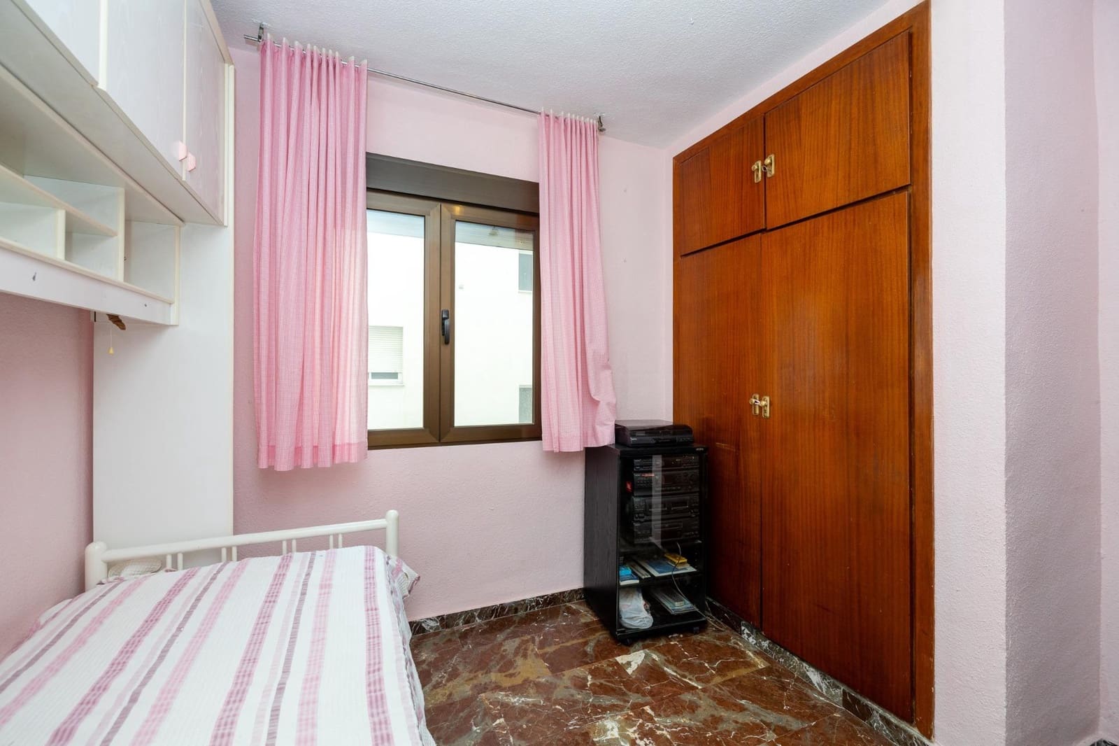 4 slaapkamer Flat te koop in Granada stad met garage - € 335.000 (Ref: 9637525)