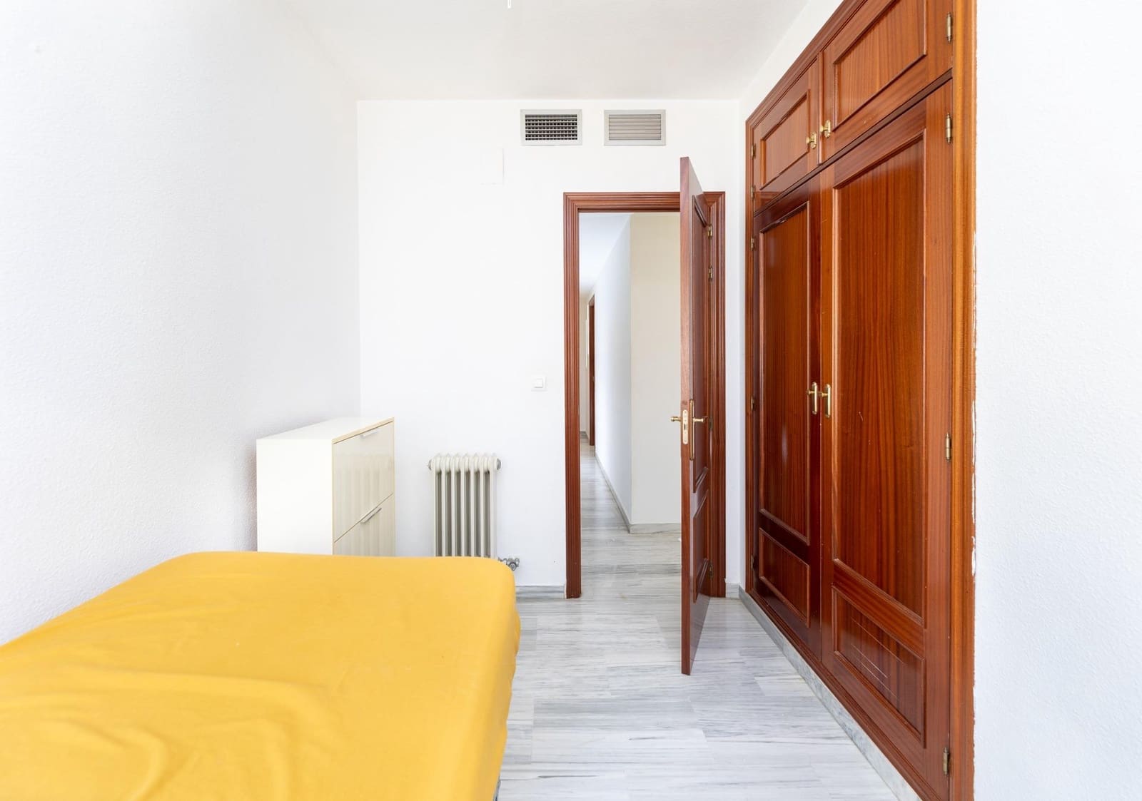 4 slaapkamer Flat te koop in Granada stad - € 265.000 (Ref: 9644978)