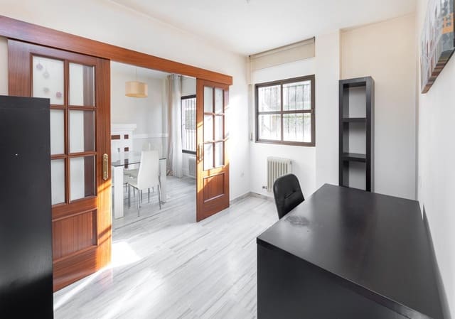 4 slaapkamer Flat te koop in Granada stad - € 265.000 (Ref: 9644978)