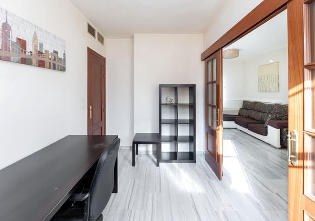 4 slaapkamer Flat te koop in Granada stad - € 265.000 (Ref: 9644978)