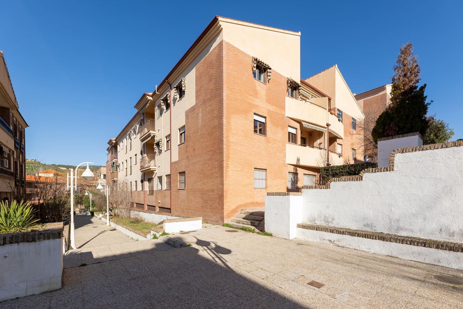 4 slaapkamer Flat te koop in Granada stad - € 265.000 (Ref: 9644978)