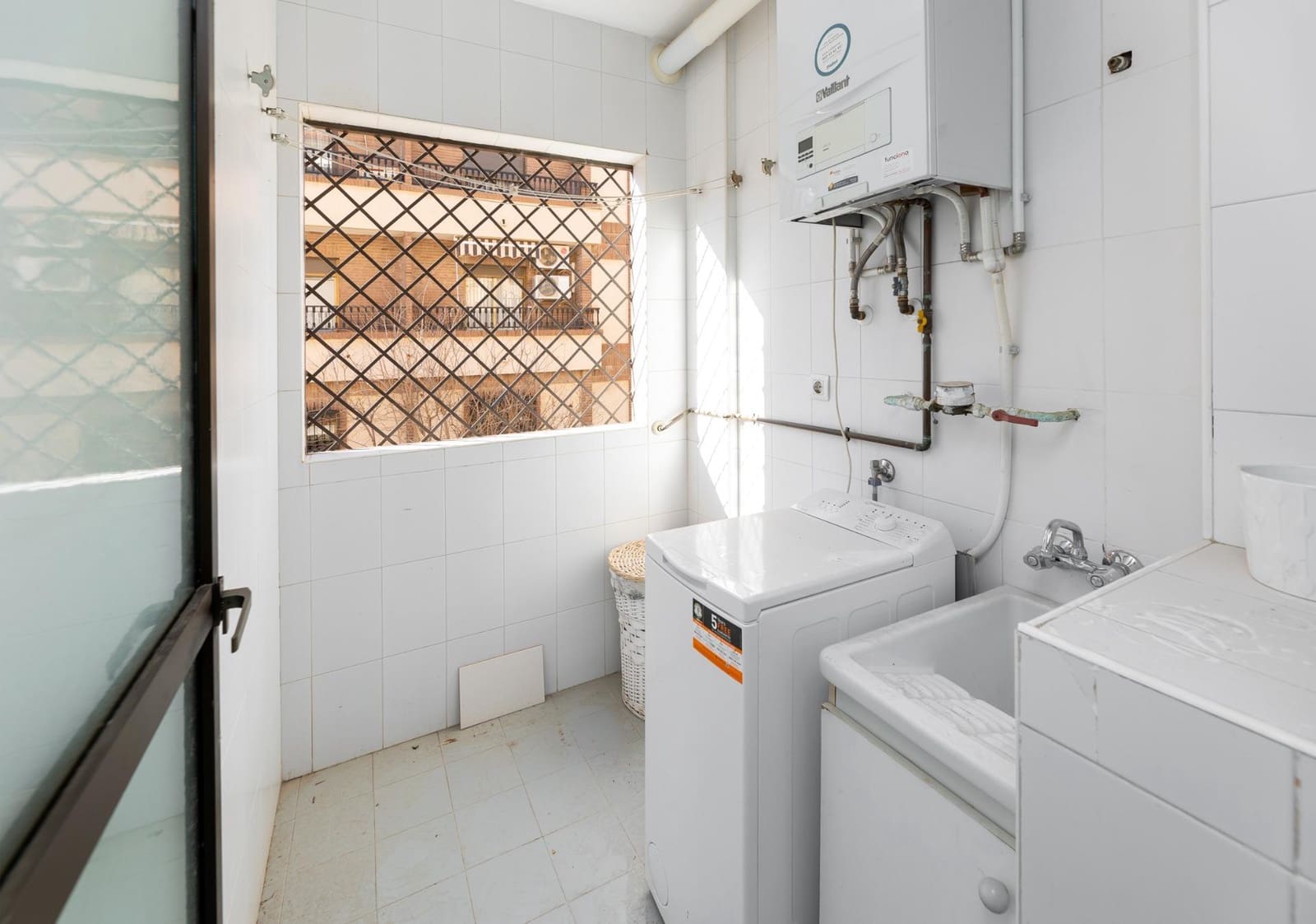 4 slaapkamer Flat te koop in Granada stad - € 265.000 (Ref: 9644978)