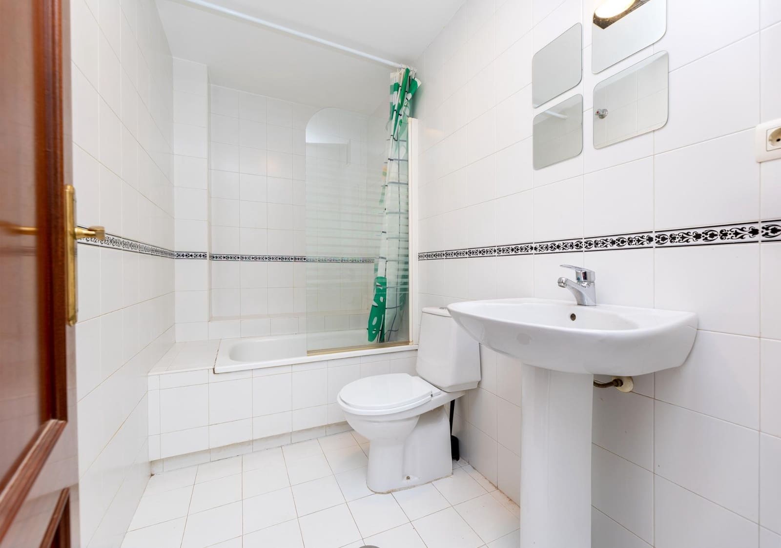 4 slaapkamer Flat te koop in Granada stad - € 265.000 (Ref: 9644978)