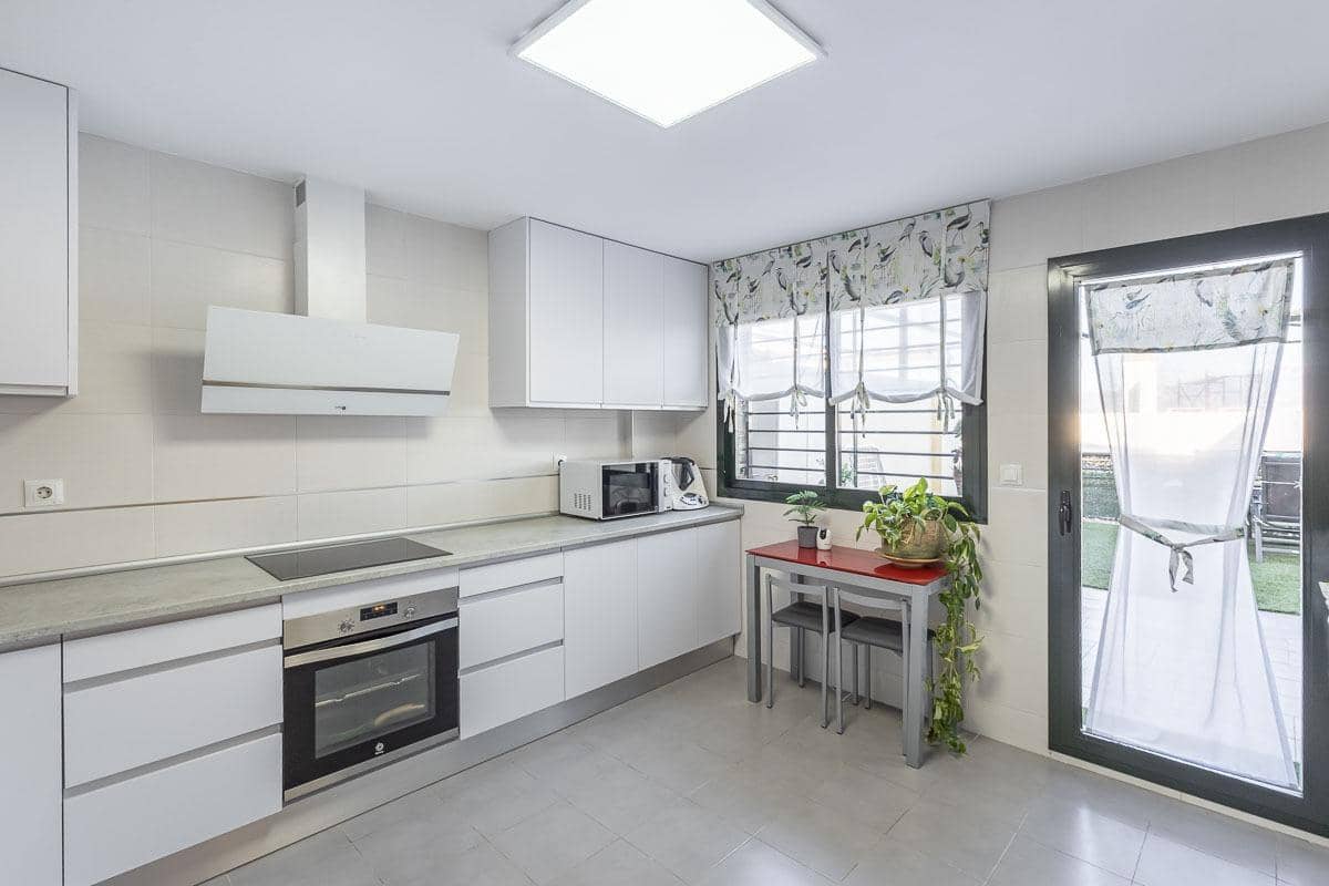 3 sovrum Radhus till salu i Las Gabias med pool garage - 279 000 € (Ref: 9648071)