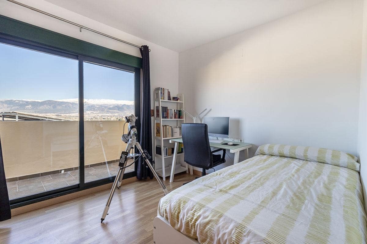 3 sovrum Radhus till salu i Las Gabias med pool garage - 279 000 € (Ref: 9648071)