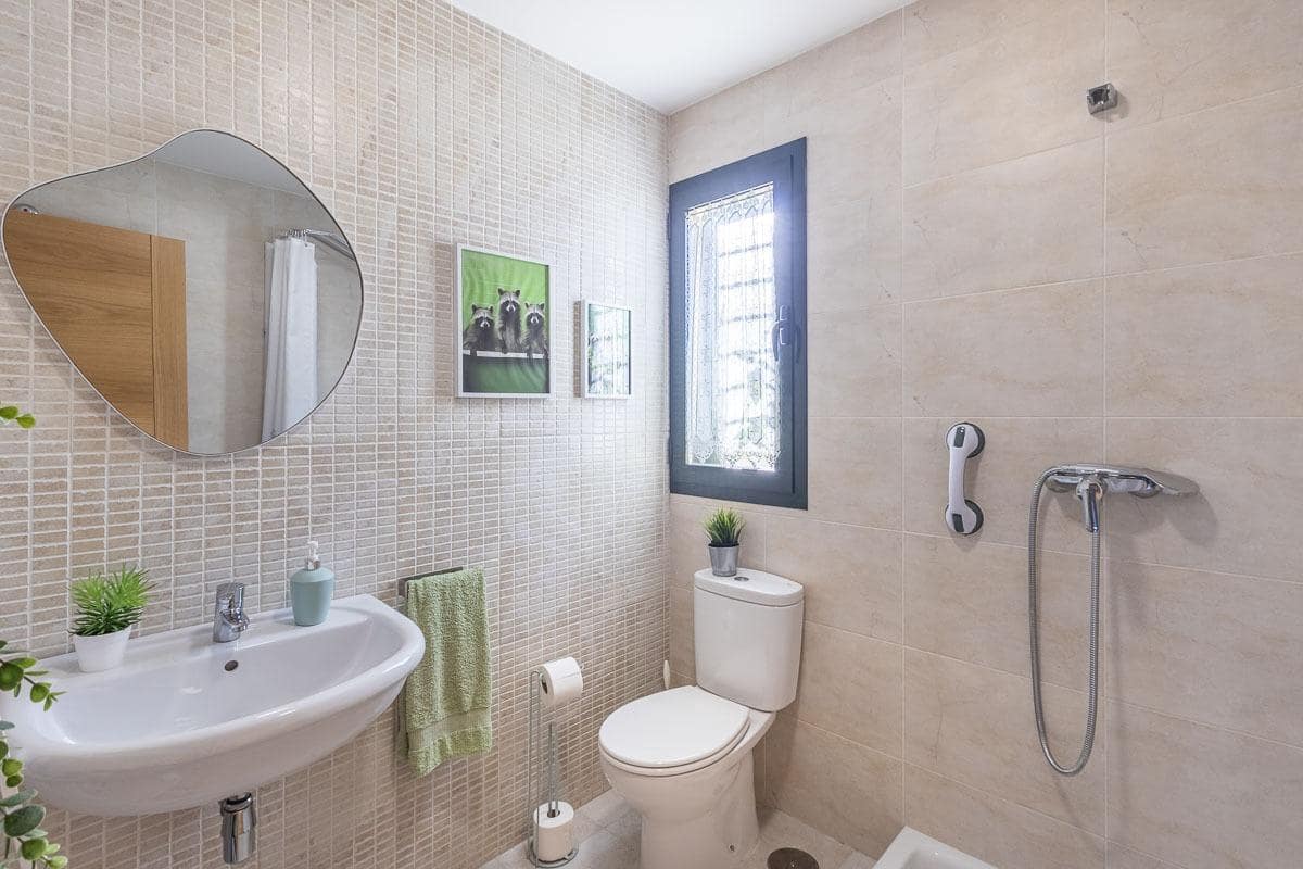 3 sovrum Radhus till salu i Las Gabias med pool garage - 279 000 € (Ref: 9648071)