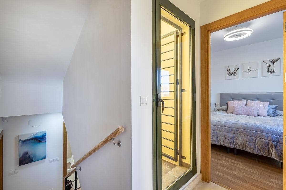 3 sovrum Radhus till salu i Las Gabias med pool garage - 279 000 € (Ref: 9648071)