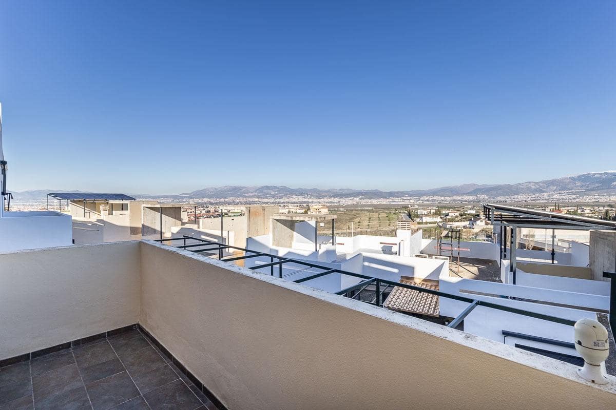 3 sovrum Radhus till salu i Las Gabias med pool garage - 279 000 € (Ref: 9648071)