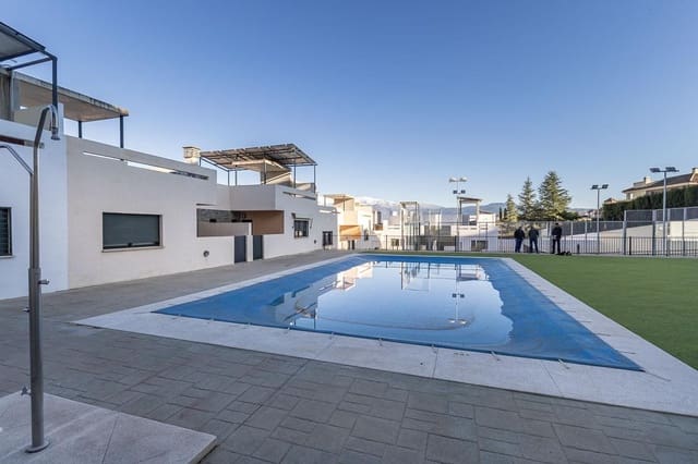 3 quarto Moradia em Banda para venda em Las Gabias com piscina garagem - 279 000 € (Ref: 9648071)