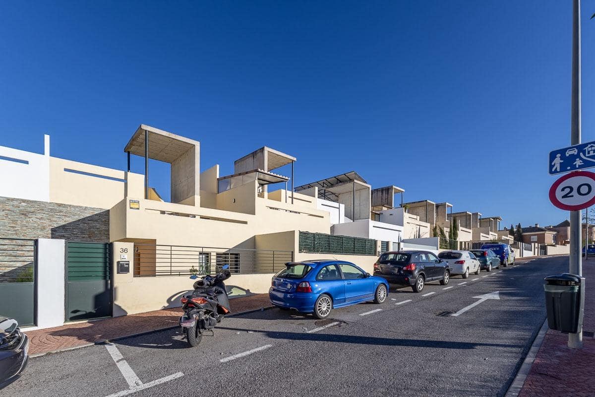 3 sovrum Radhus till salu i Las Gabias med pool garage - 279 000 € (Ref: 9648071)