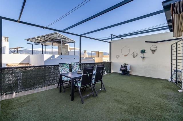 3 quarto Moradia em Banda para venda em Las Gabias com piscina garagem - 279 000 € (Ref: 9648071)