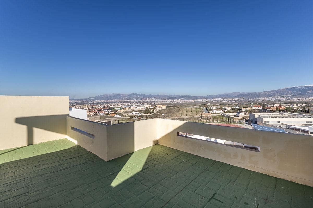 3 bedroom Terraced Villa for sale in Las Gabias with pool garage - € 279,000 (Ref: 9648071)