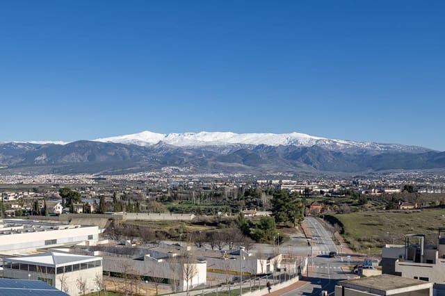 3 soveværelse Rækkehus til salg i Las Gabias med swimmingpool garage - € 279.000 (Ref: 9648071)