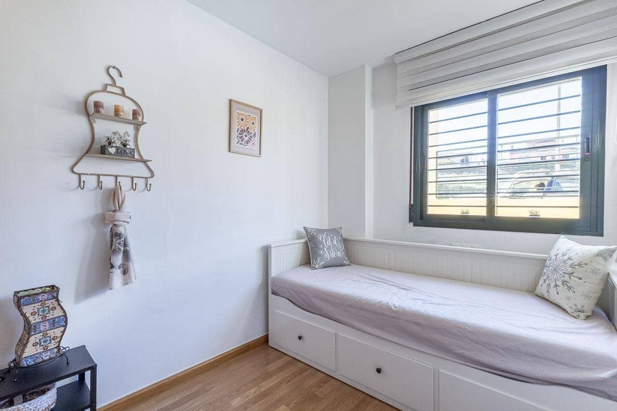 3 soveværelse Rækkehus til salg i Las Gabias med swimmingpool garage - € 279.000 (Ref: 9648071)