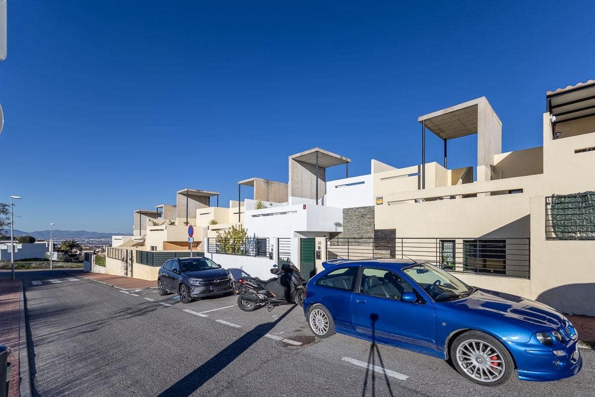 3 soveværelse Rækkehus til salg i Las Gabias med swimmingpool garage - € 279.000 (Ref: 9648071)
