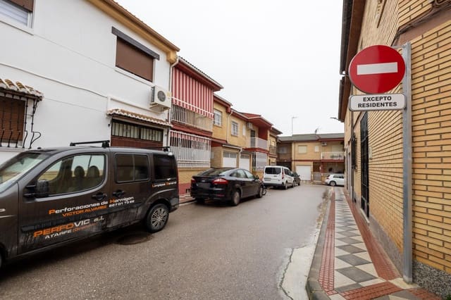 4 makuuhuone Rivitalo myytävänä paikassa Atarfe - 169 000 € (Ref: 9648072)