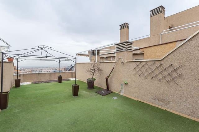 3 quarto Penthouse para venda em Granada cidade com piscina garagem - 397 500 € (Ref: 9651906)