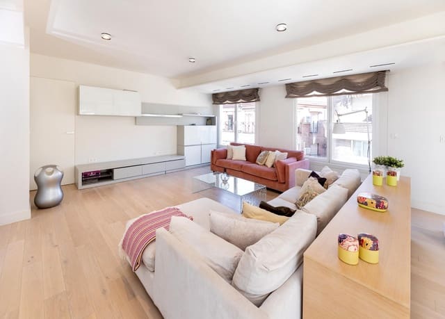 4 camera da letto Appartamento in vendita in Centro, Granada città - 950.000 € (Rif: 9656050)