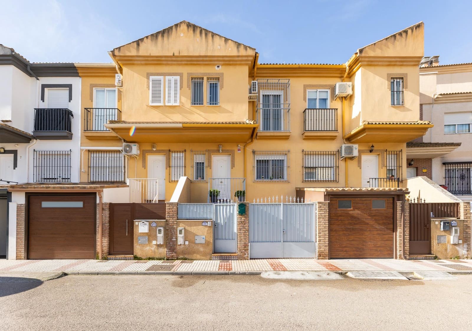 3 camera da letto Villetta a Schiera in vendita in Atarfe con garage - 225.000 € (Rif: 9656051)