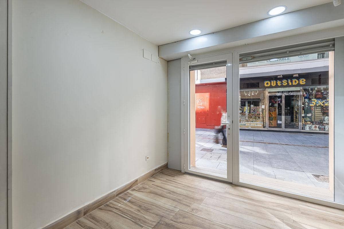 Komercyjne na sprzedaż w Miasto Grenada - 195 000 € (Ref: 9659388)