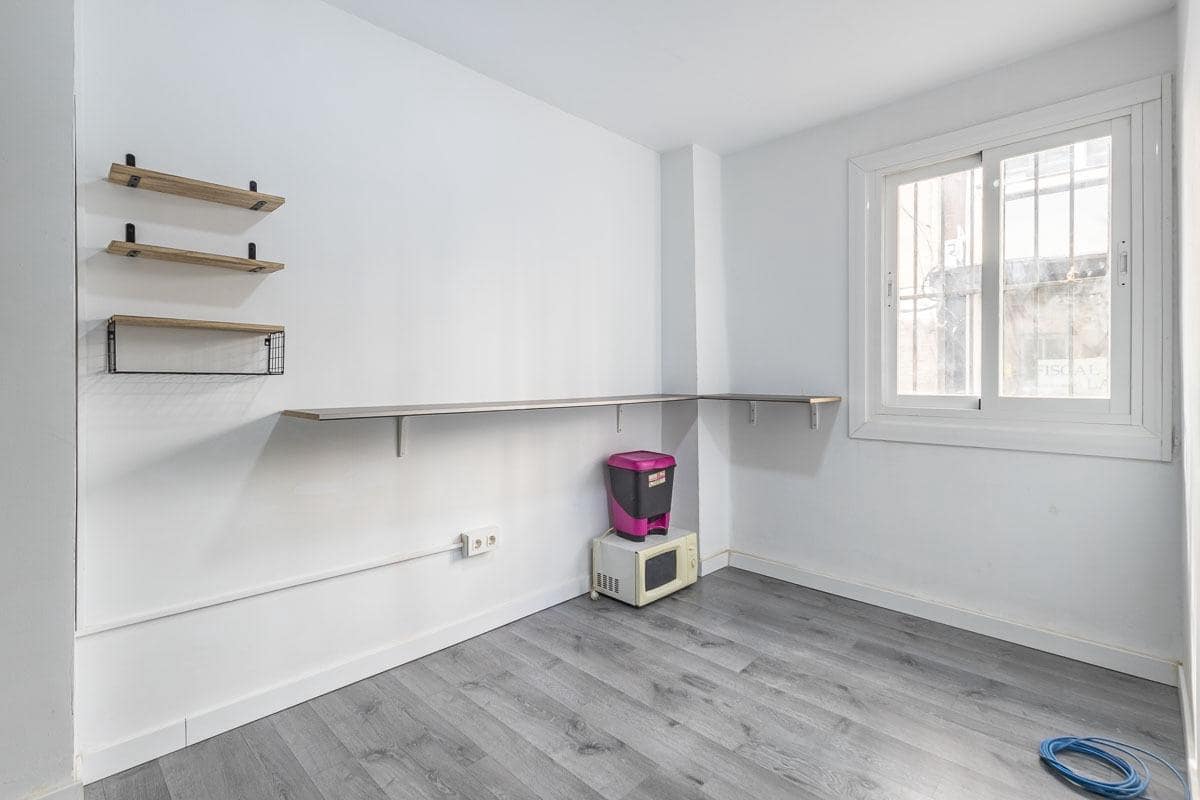 Komercyjne na sprzedaż w Miasto Grenada - 195 000 € (Ref: 9659388)