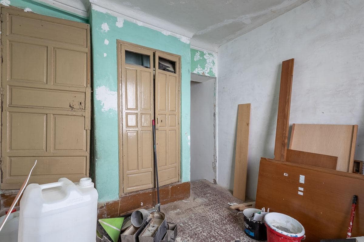 Komercyjne na sprzedaż w Miasto Grenada - 195 000 € (Ref: 9659388)