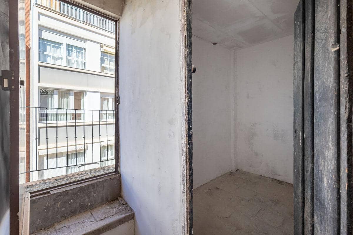 Komercyjne na sprzedaż w Miasto Grenada - 195 000 € (Ref: 9659388)