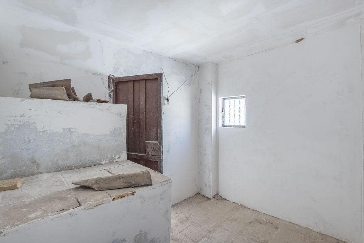 Komercyjne na sprzedaż w Miasto Grenada - 195 000 € (Ref: 9659388)