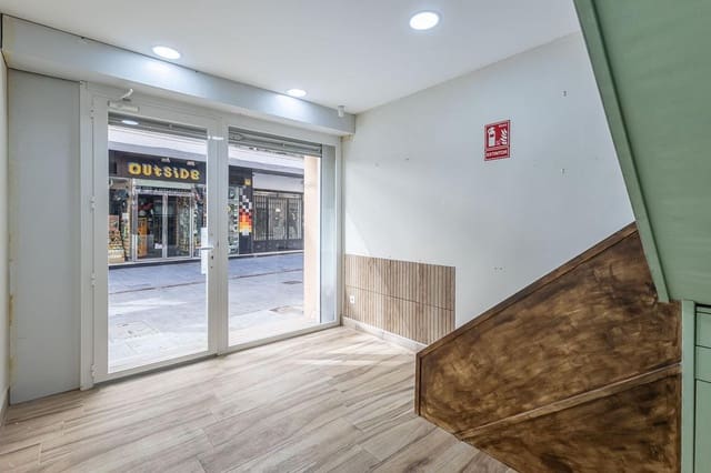 Komercyjne na sprzedaż w Miasto Grenada - 195 000 € (Ref: 9659388)