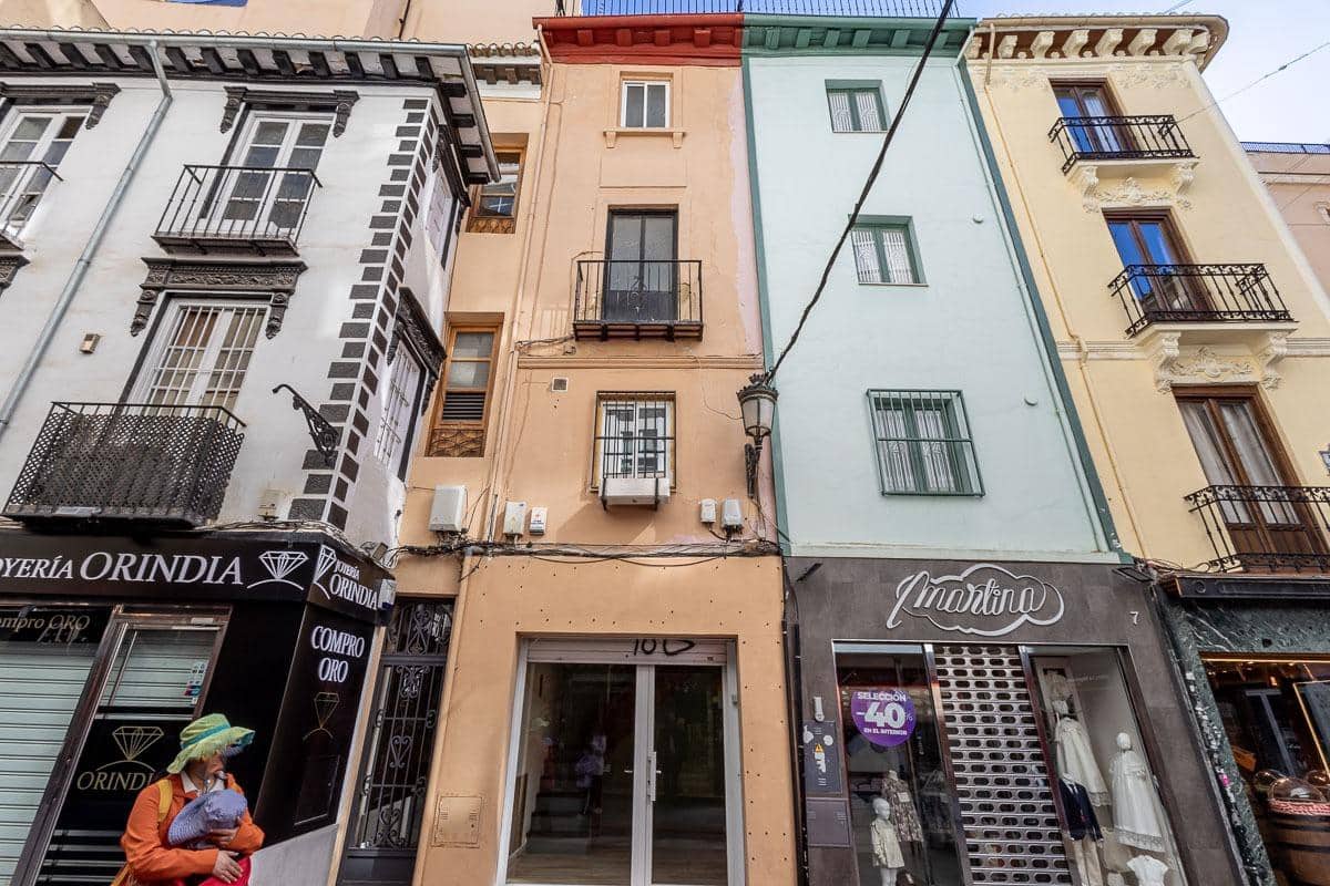 Komercyjne na sprzedaż w Miasto Grenada - 195 000 € (Ref: 9659388)