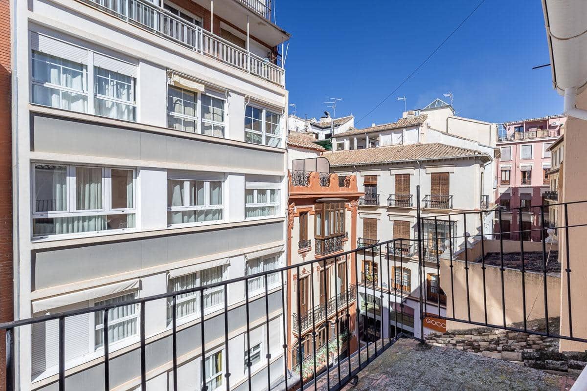 Komercyjne na sprzedaż w Miasto Grenada - 195 000 € (Ref: 9659388)