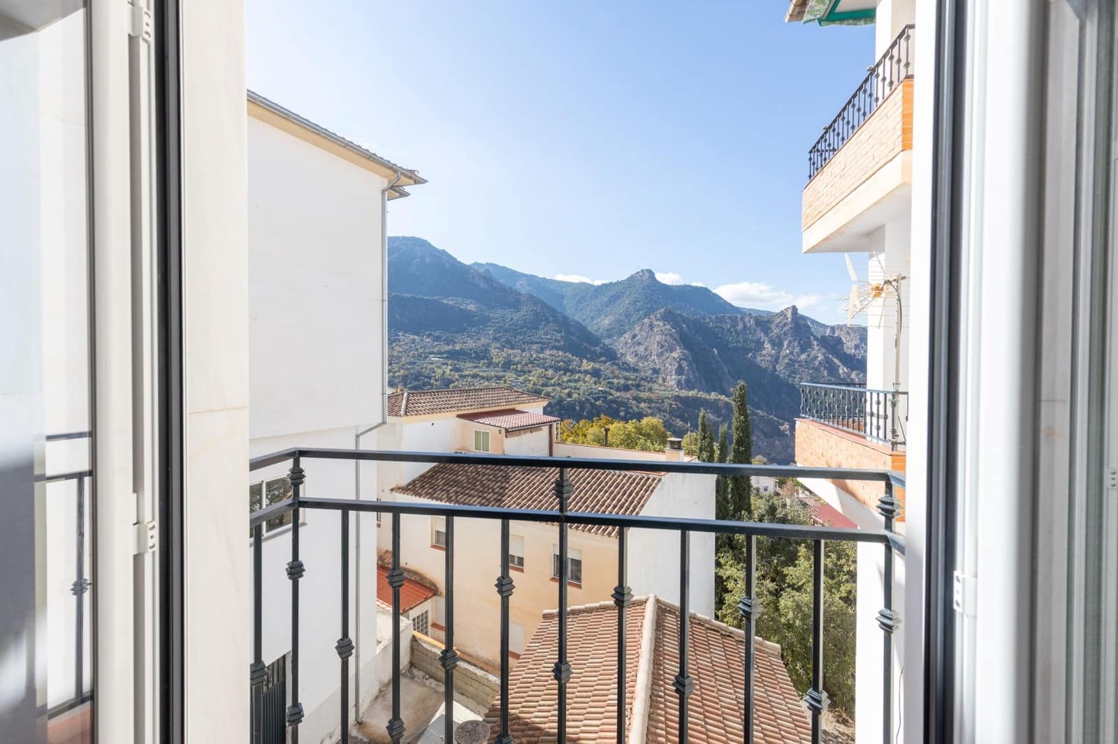 5 chambre Appartement à vendre à Guejar Sierra - 180 000 € (Ref: 9661948)