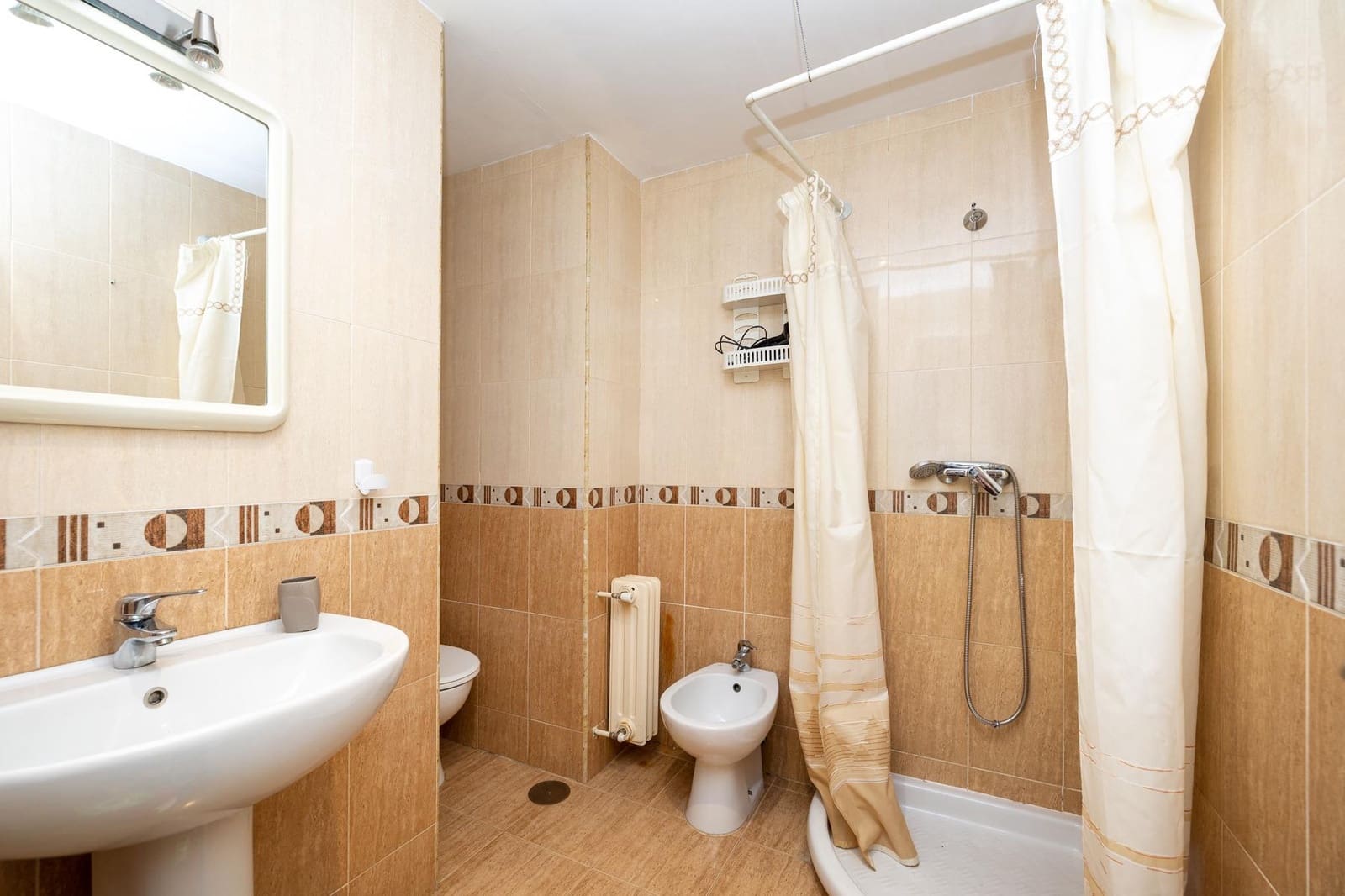 4 slaapkamer Flat te koop in Granada stad - € 310.000 (Ref: 9666460)