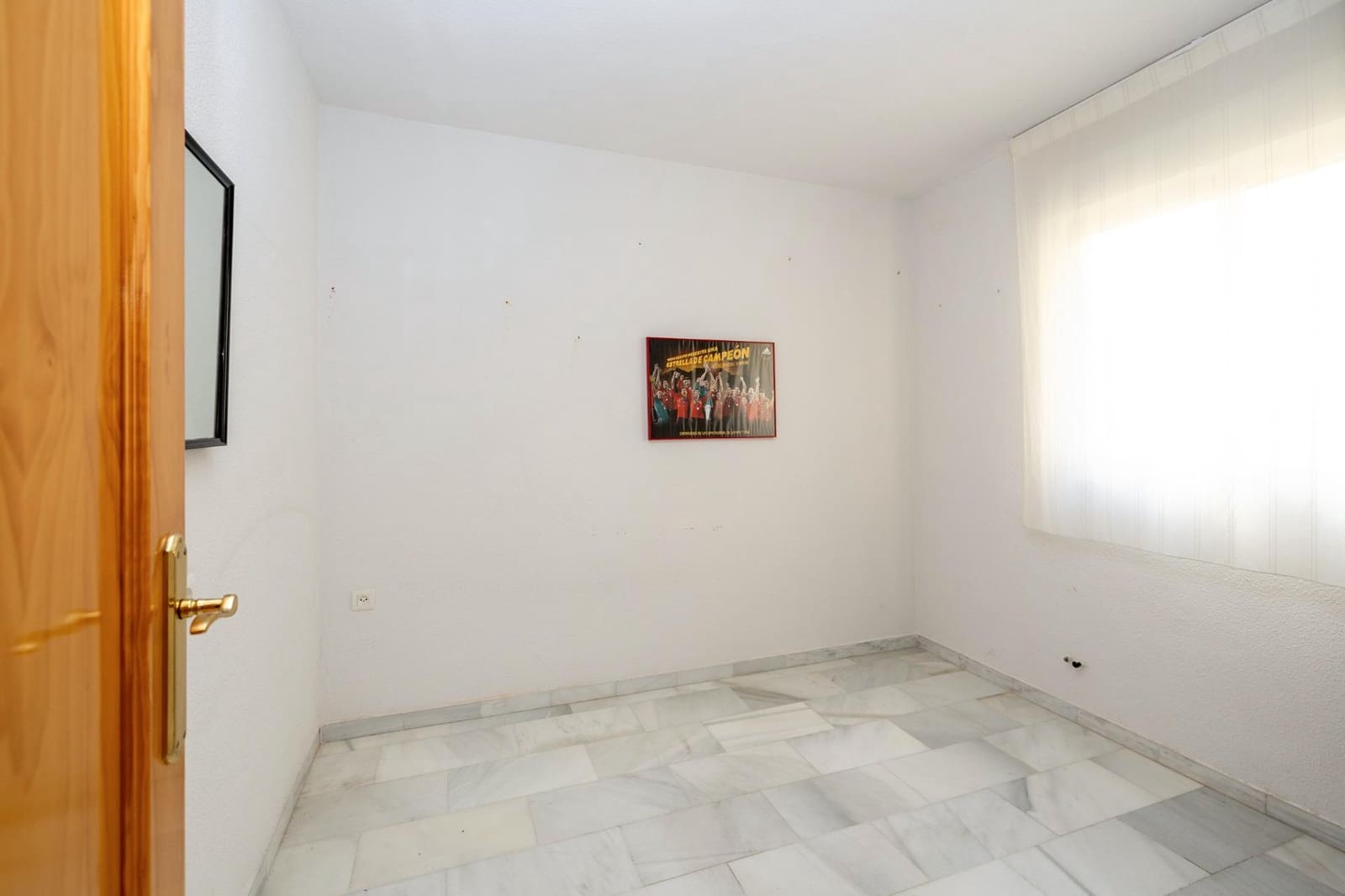 Piso de 2 habitaciones en Las Gabias en venta con garaje - 130.000 € (Ref: 9670603)