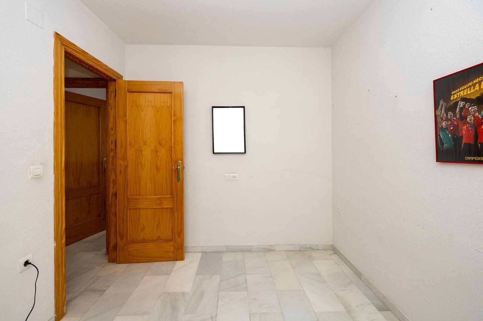 Piso de 2 habitaciones en Las Gabias en venta con garaje - 130.000 € (Ref: 9670603)