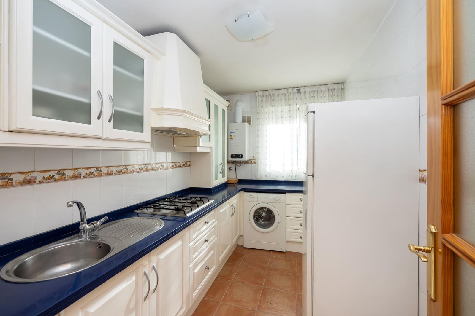 Piso de 2 habitaciones en Las Gabias en venta con garaje - 130.000 € (Ref: 9670603)