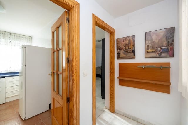 Piso de 2 habitaciones en Las Gabias en venta con garaje - 130.000 € (Ref: 9670603)