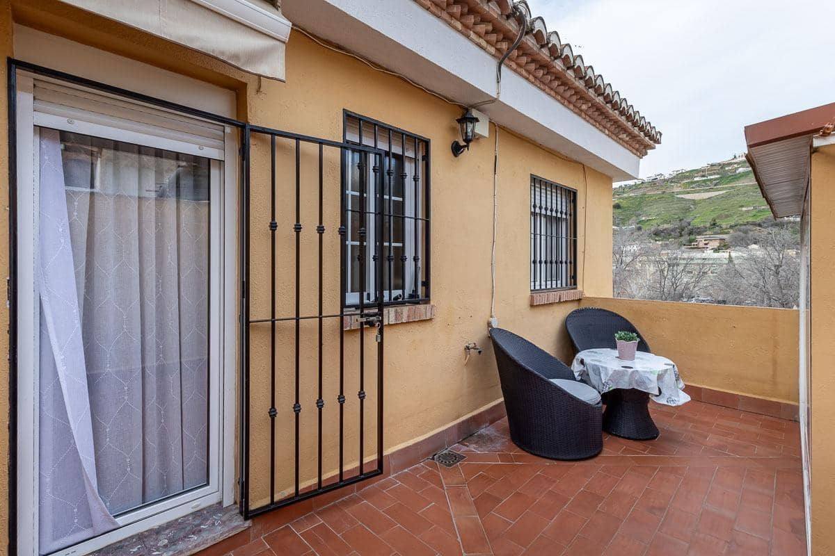 4 bedroom Townhouse for sale in Granada city with garage - € 595,000 (Ref: 9684111)