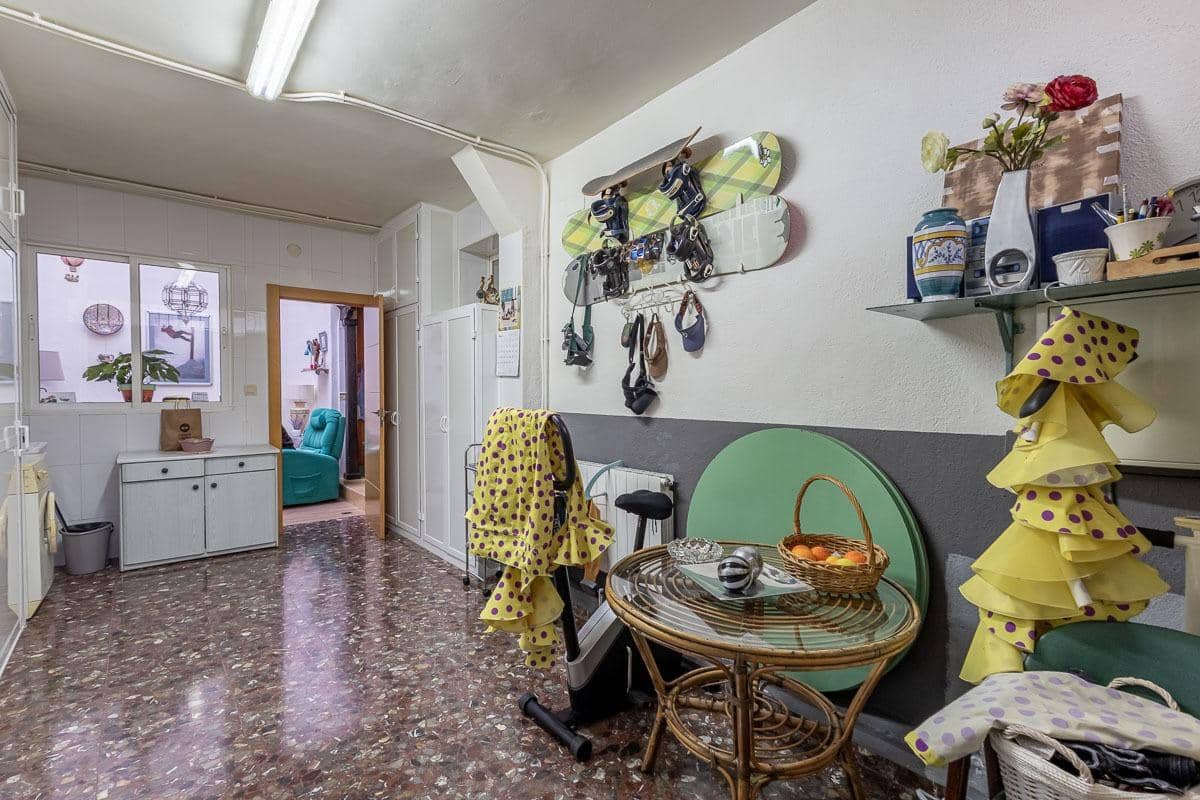 4 bedroom Townhouse for sale in Granada city with garage - € 595,000 (Ref: 9684111)