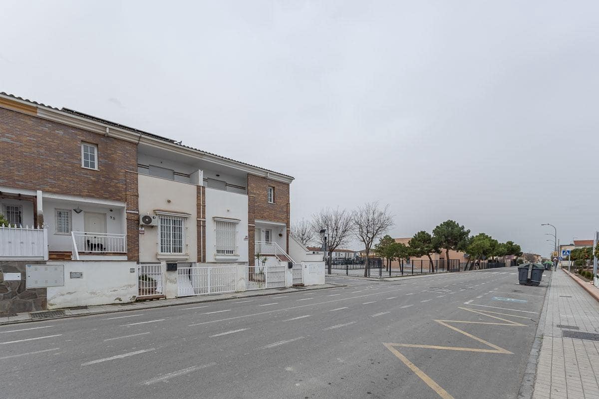 4 bedroom Terraced Villa for sale in Belicena with garage - € 239,900 (Ref: 9686379)