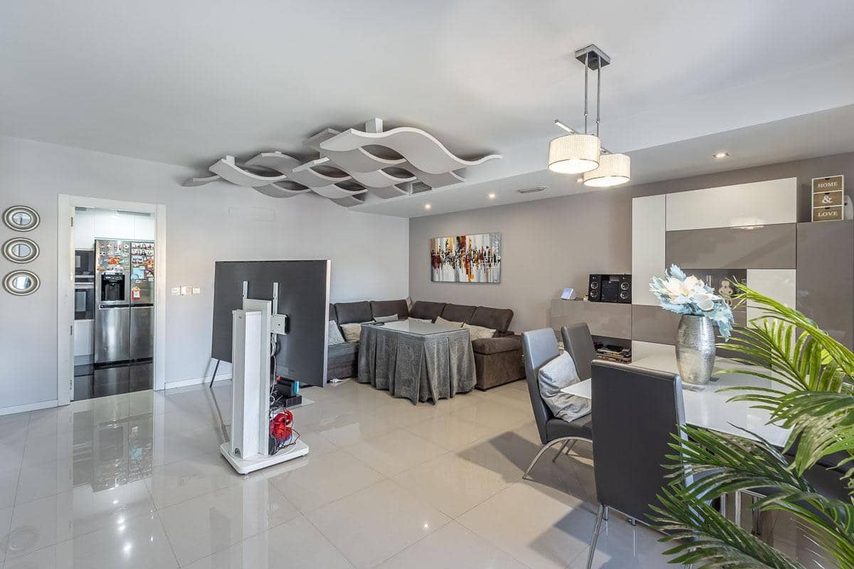 4 bedroom Villa for sale in Maracena with garage - € 439,000 (Ref: 9690568)