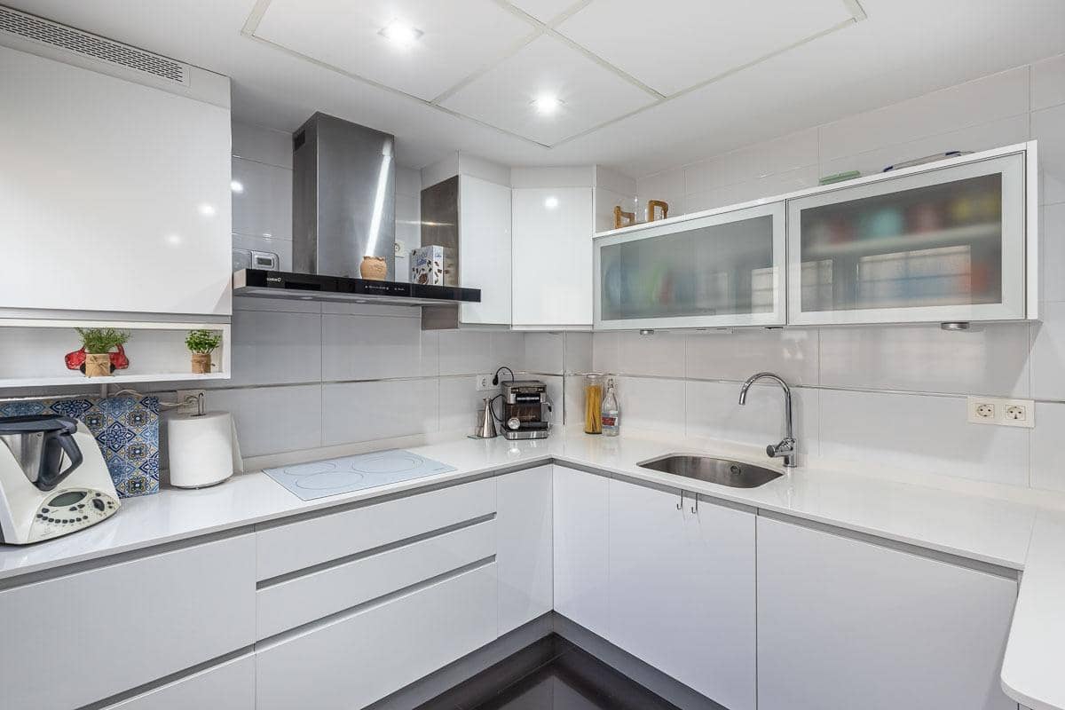 4 bedroom Villa for sale in Maracena with garage - € 439,000 (Ref: 9690568)