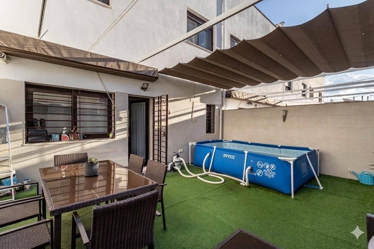 4 bedroom Villa for sale in Maracena with garage - € 439,000 (Ref: 9690568)